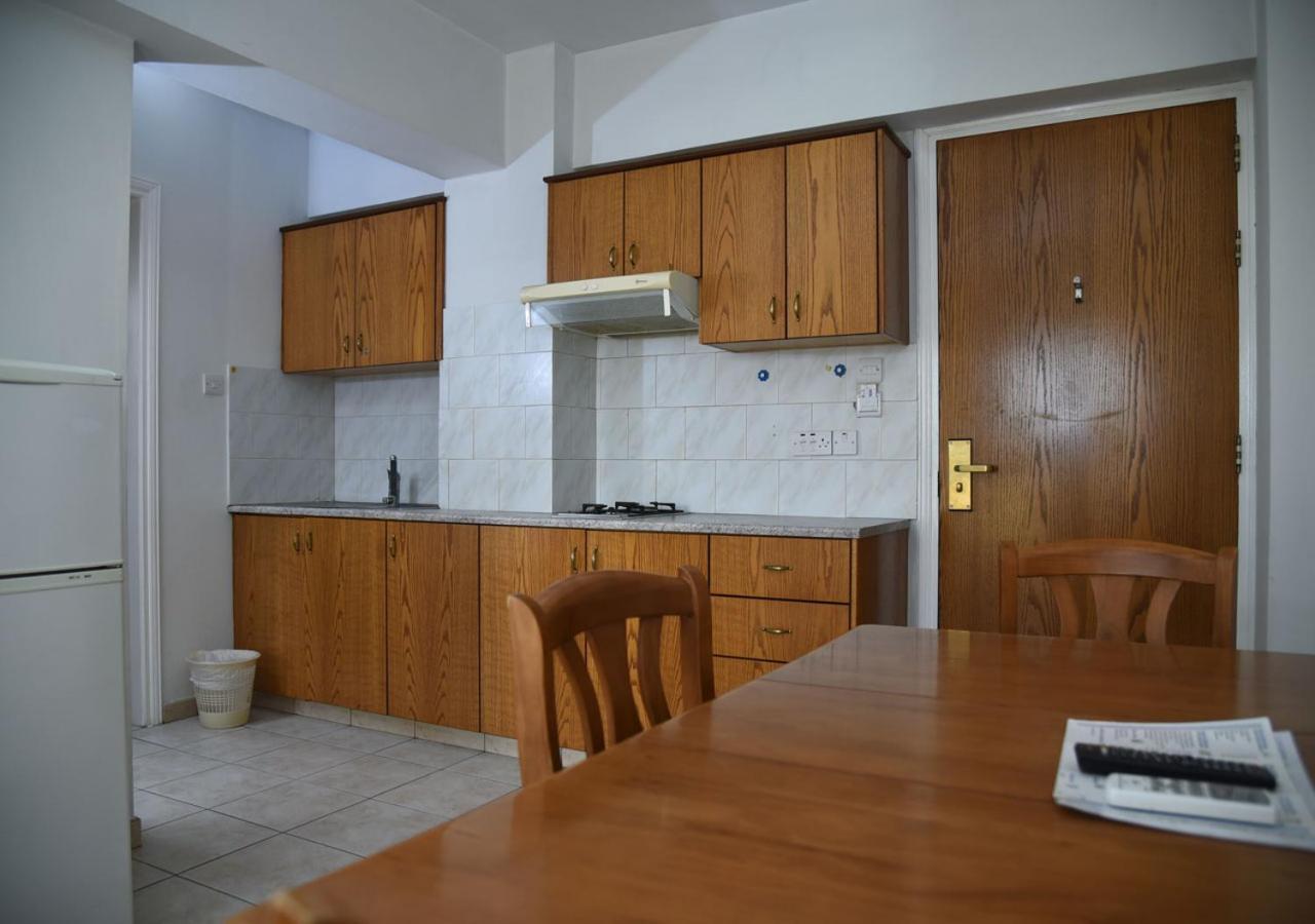 Elysso Apartments Larnaca Exterior foto
